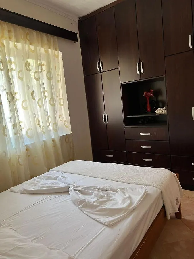 Amar Villa Sarande 0*,  Albania